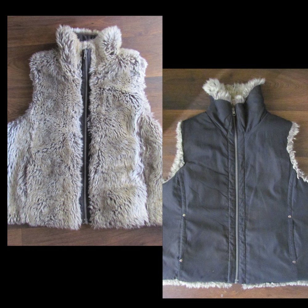 REVERSABLE Black and Brown Faux Fur Vest with Pockets on both sides. Size Med.